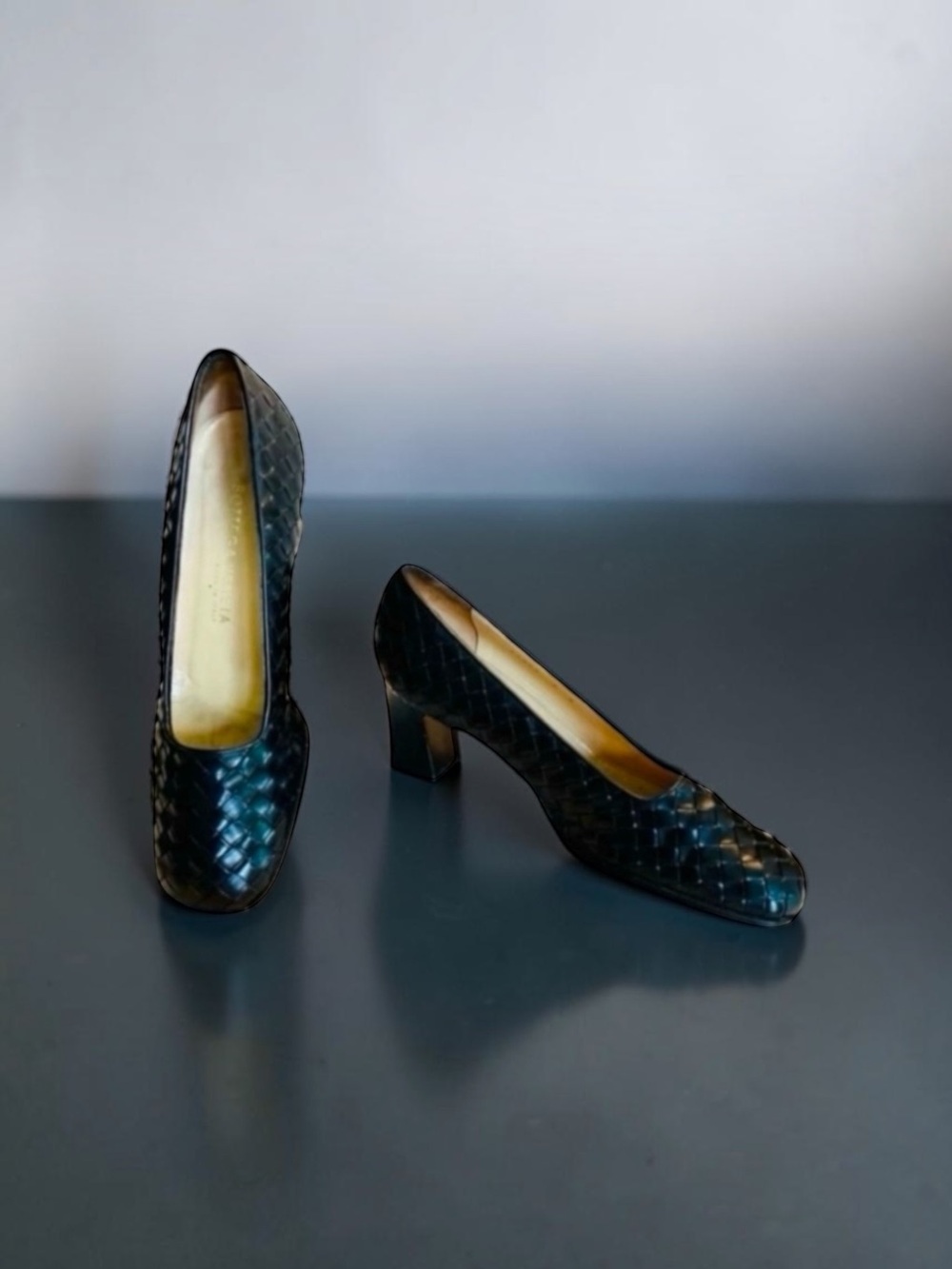 BOTTEGA VENETA Black Classic Woven Heels Pumps Size 7 B ITALY